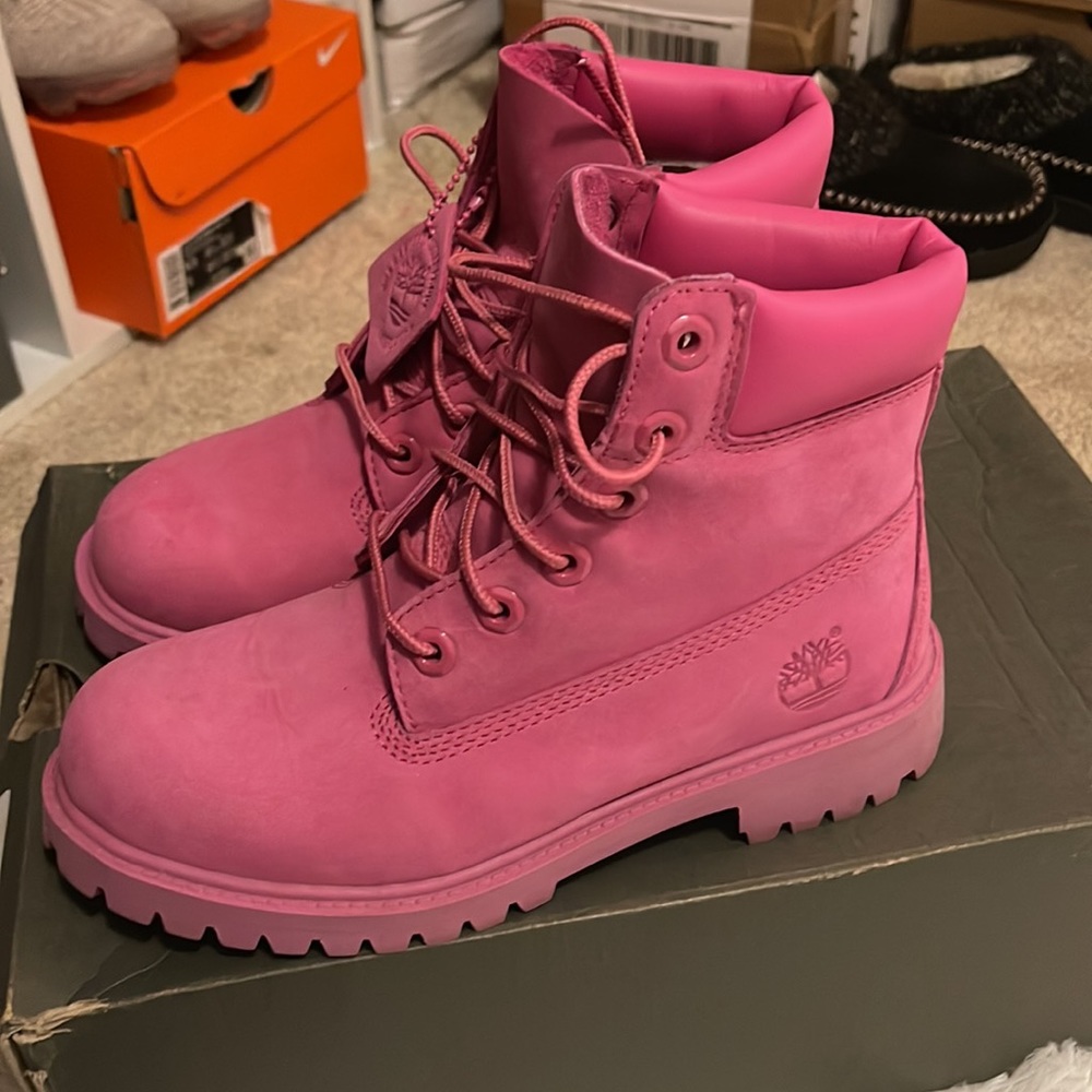 Pink Timberland - Picture 2 of 4
